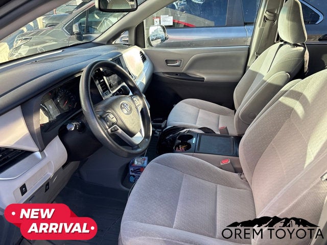 2016 Toyota Sienna LE
