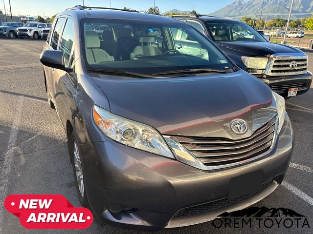 2016 Toyota Sienna LE