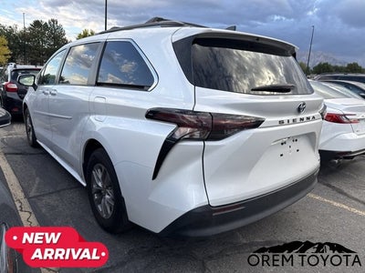 2023 Toyota Sienna XLE