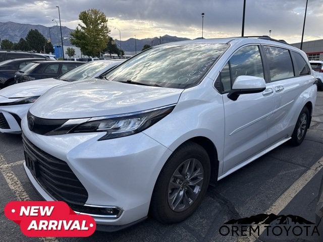 2023 Toyota Sienna XLE