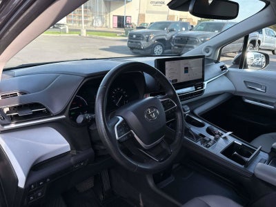 2025 Toyota Sienna XLE