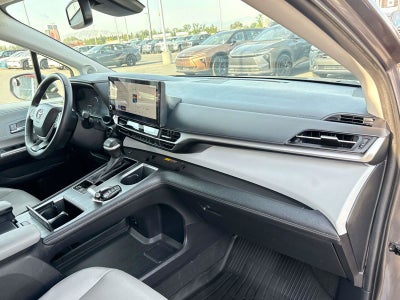 2025 Toyota Sienna XLE