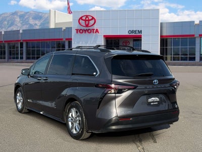 2025 Toyota Sienna XLE