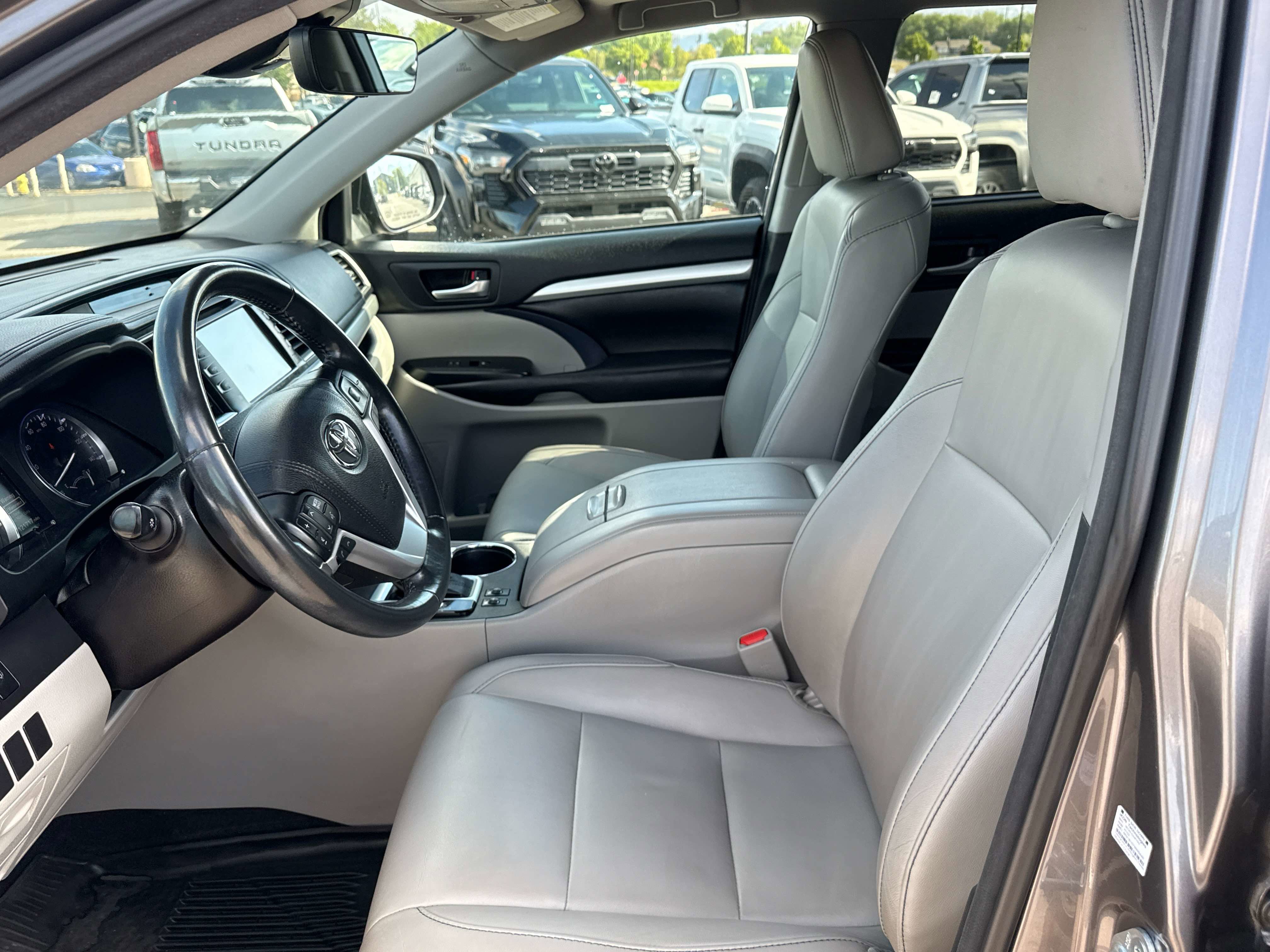 2018 Toyota HIGHLANDER XLE