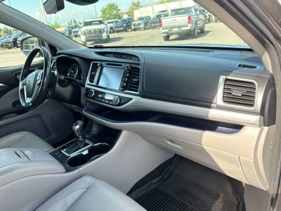 2018 Toyota HIGHLANDER XLE