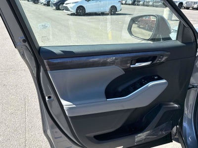 2026 Toyota Highlander Platinum