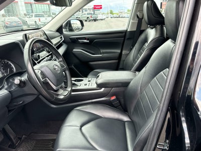 2023 Toyota HIGHLANDER XLE
