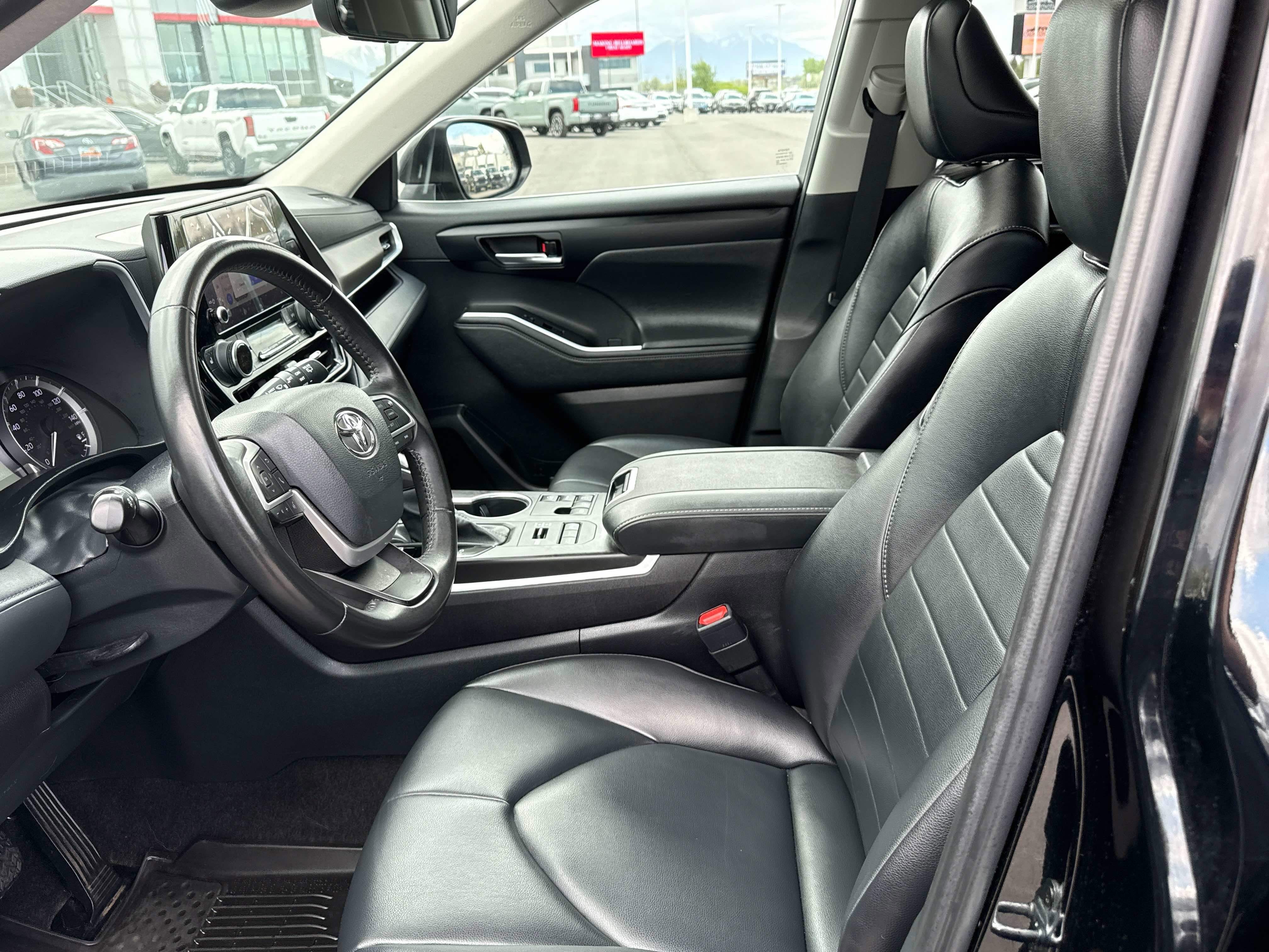 2023 Toyota HIGHLANDER XLE