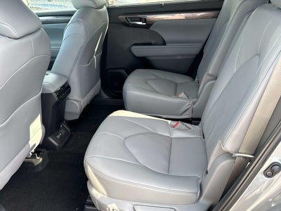 2026 Toyota Highlander Platinum