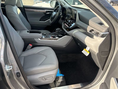 2026 Toyota Highlander Platinum