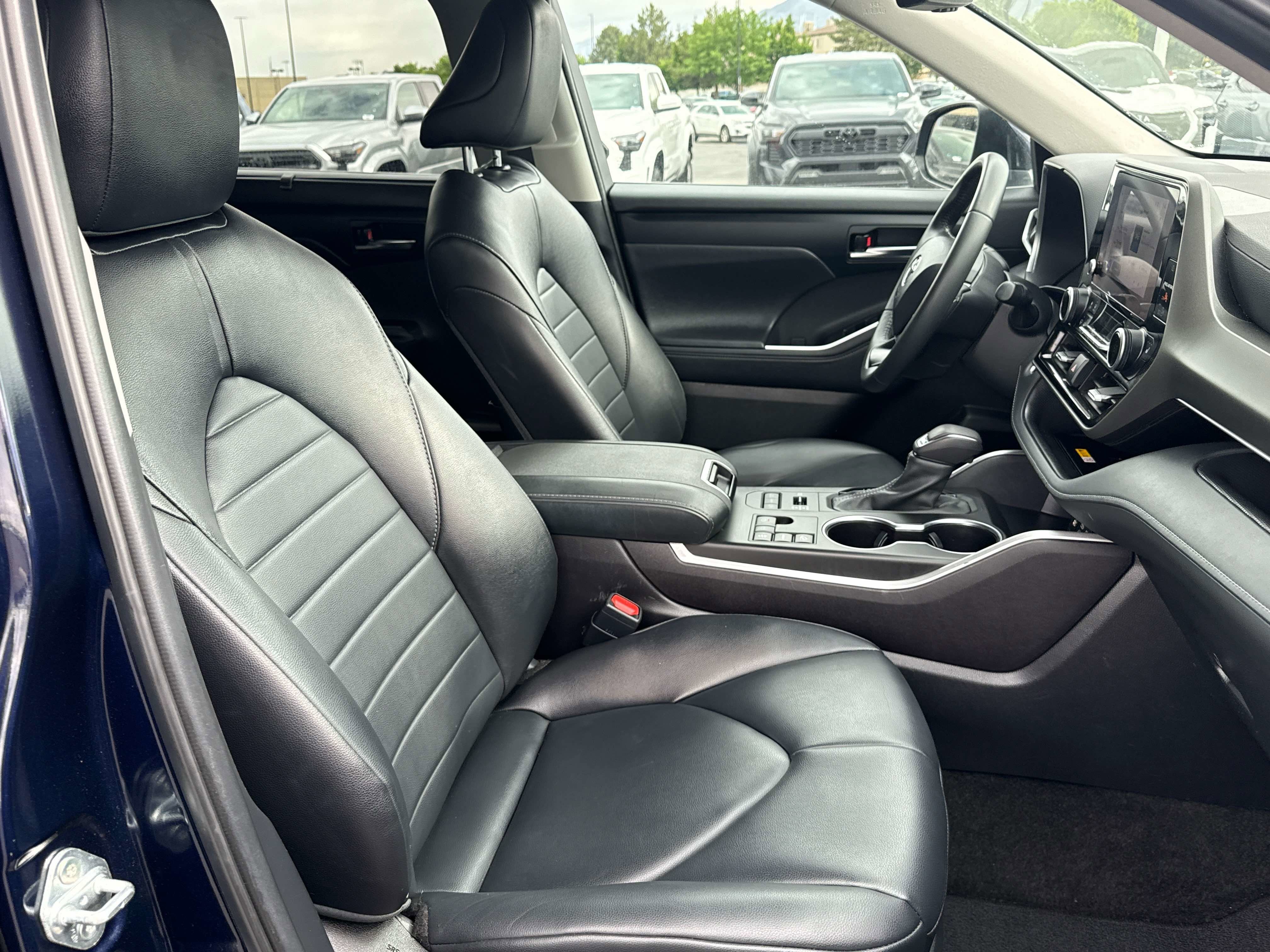 2024 Toyota HIGHLANDER XLE