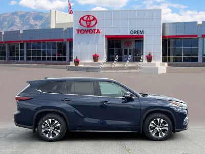 2024 Toyota HIGHLANDER XLE