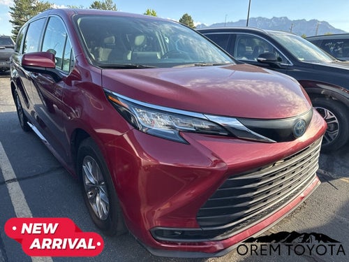 2022 Toyota SIENNA LE LE