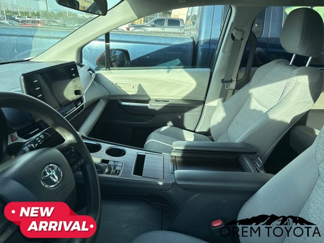 2022 Toyota SIENNA LE LE