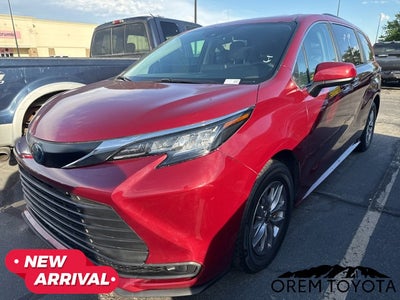 2022 Toyota SIENNA LE LE