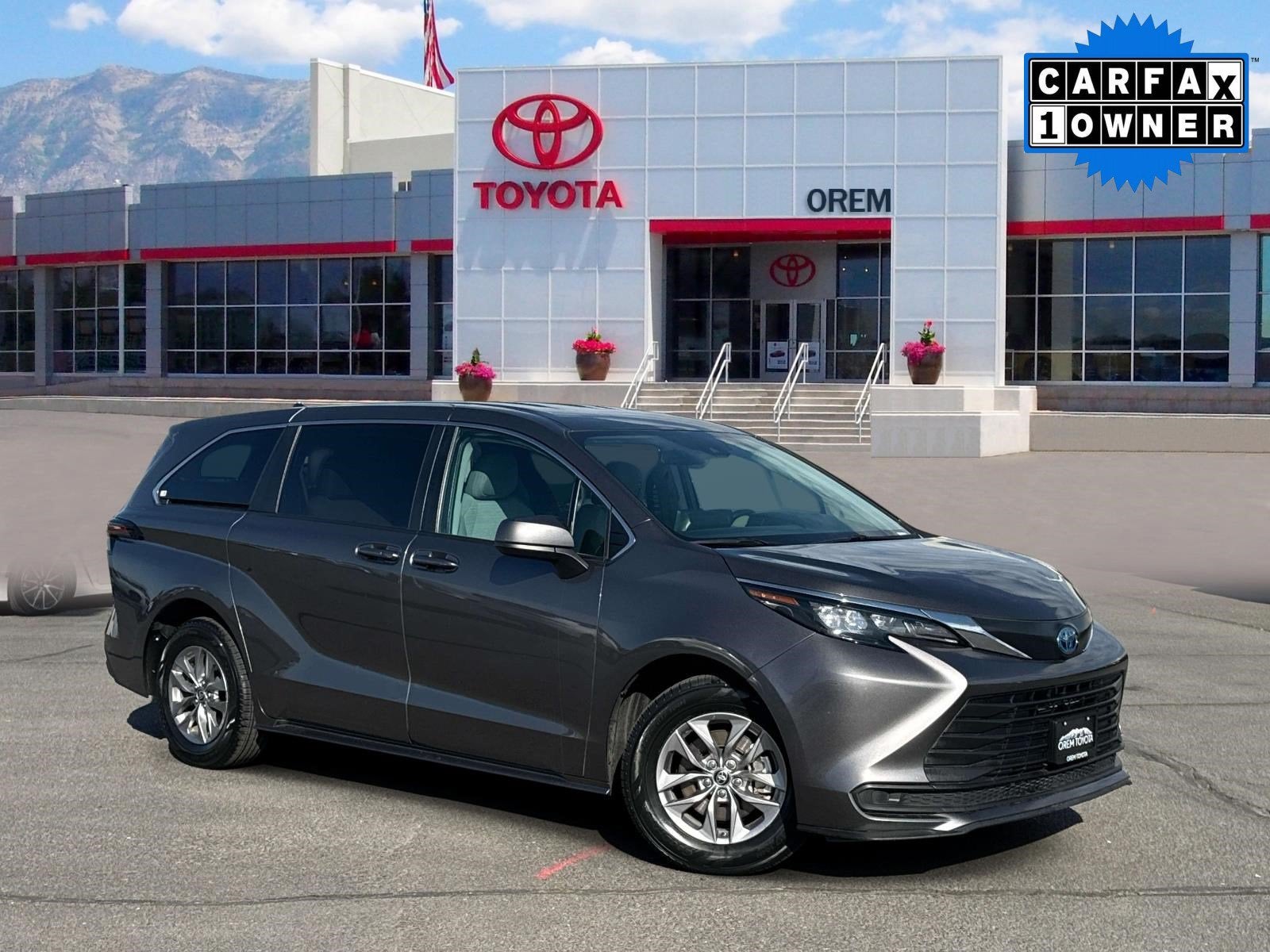 2024 Toyota Sienna LE
