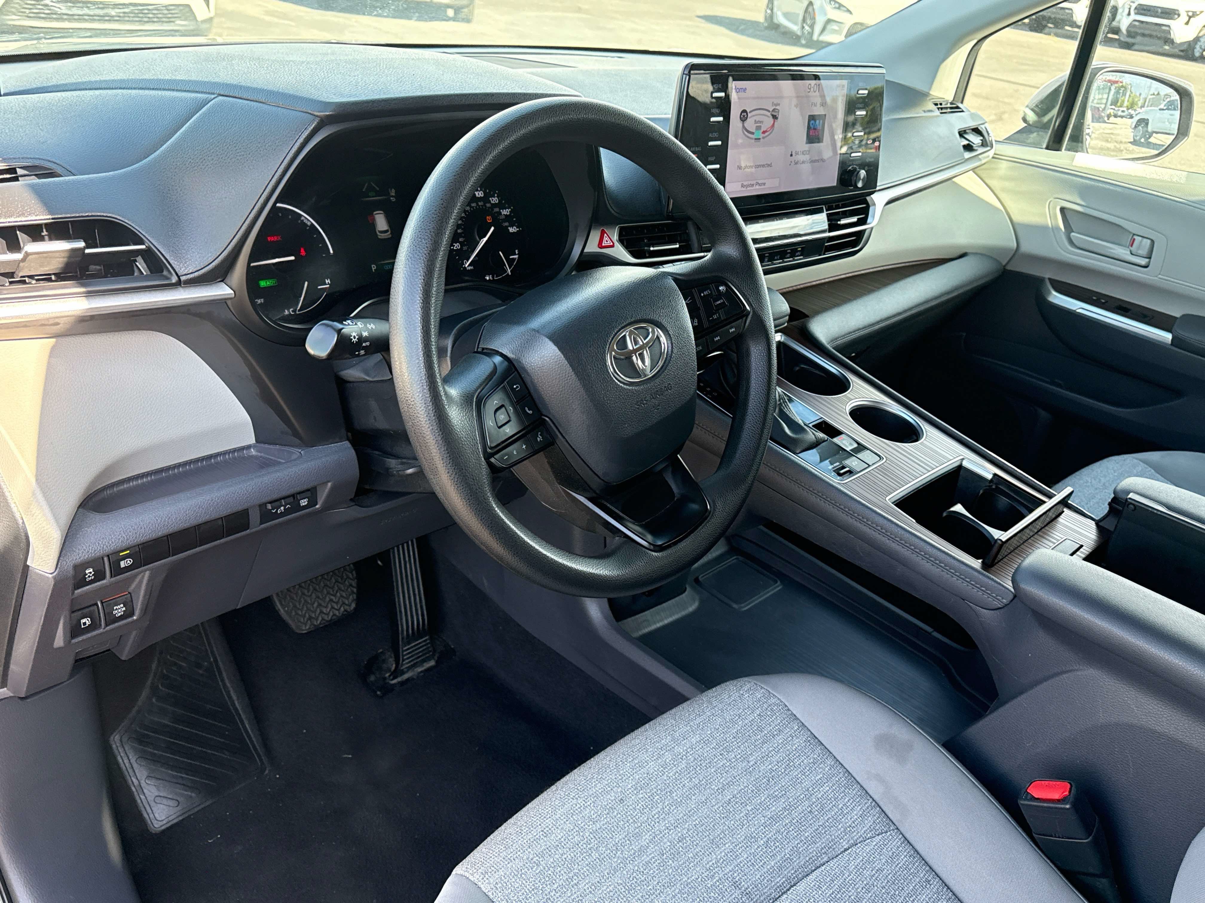 2024 Toyota Sienna LE