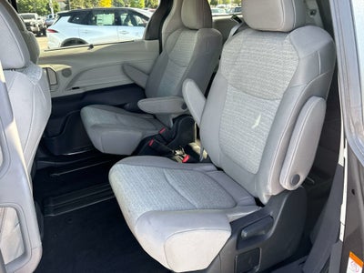 2024 Toyota Sienna LE