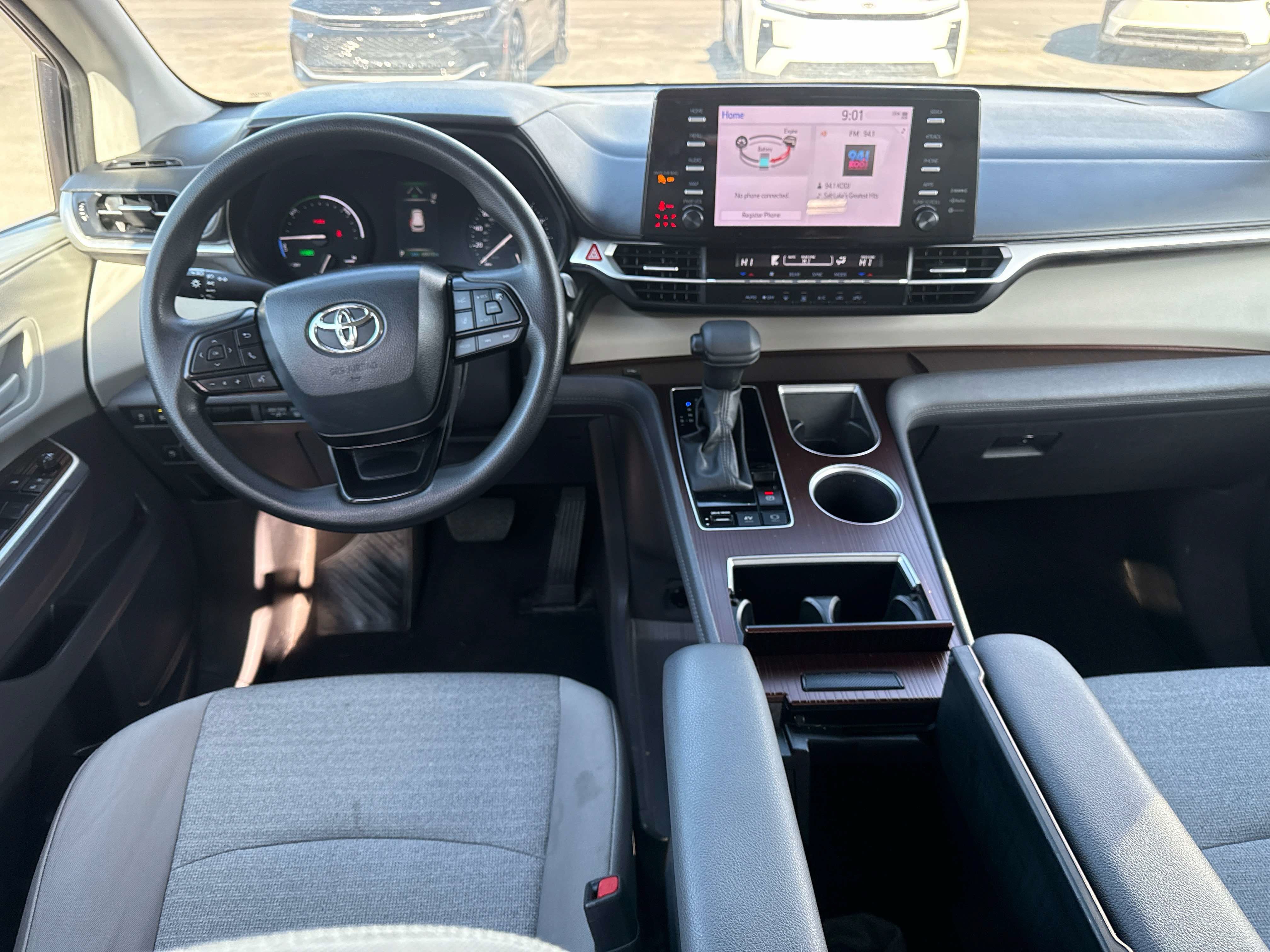 2024 Toyota Sienna LE