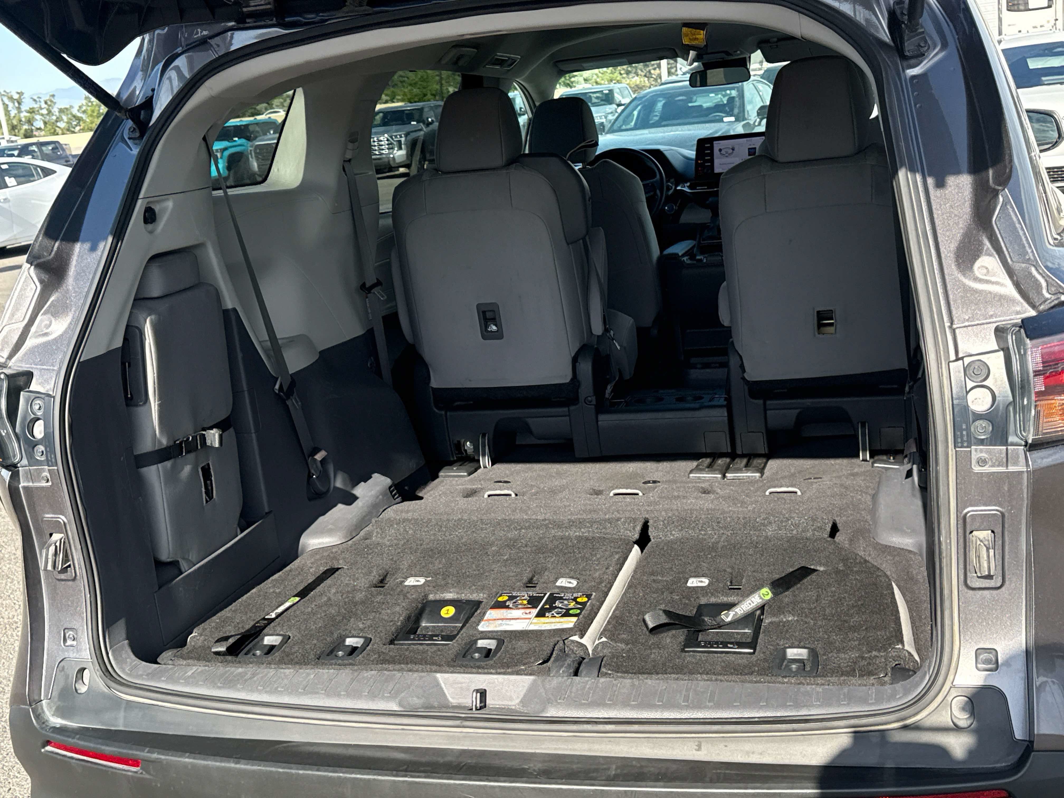 2024 Toyota Sienna LE