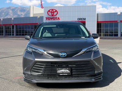 2024 Toyota Sienna LE