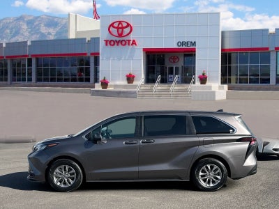 2024 Toyota Sienna LE