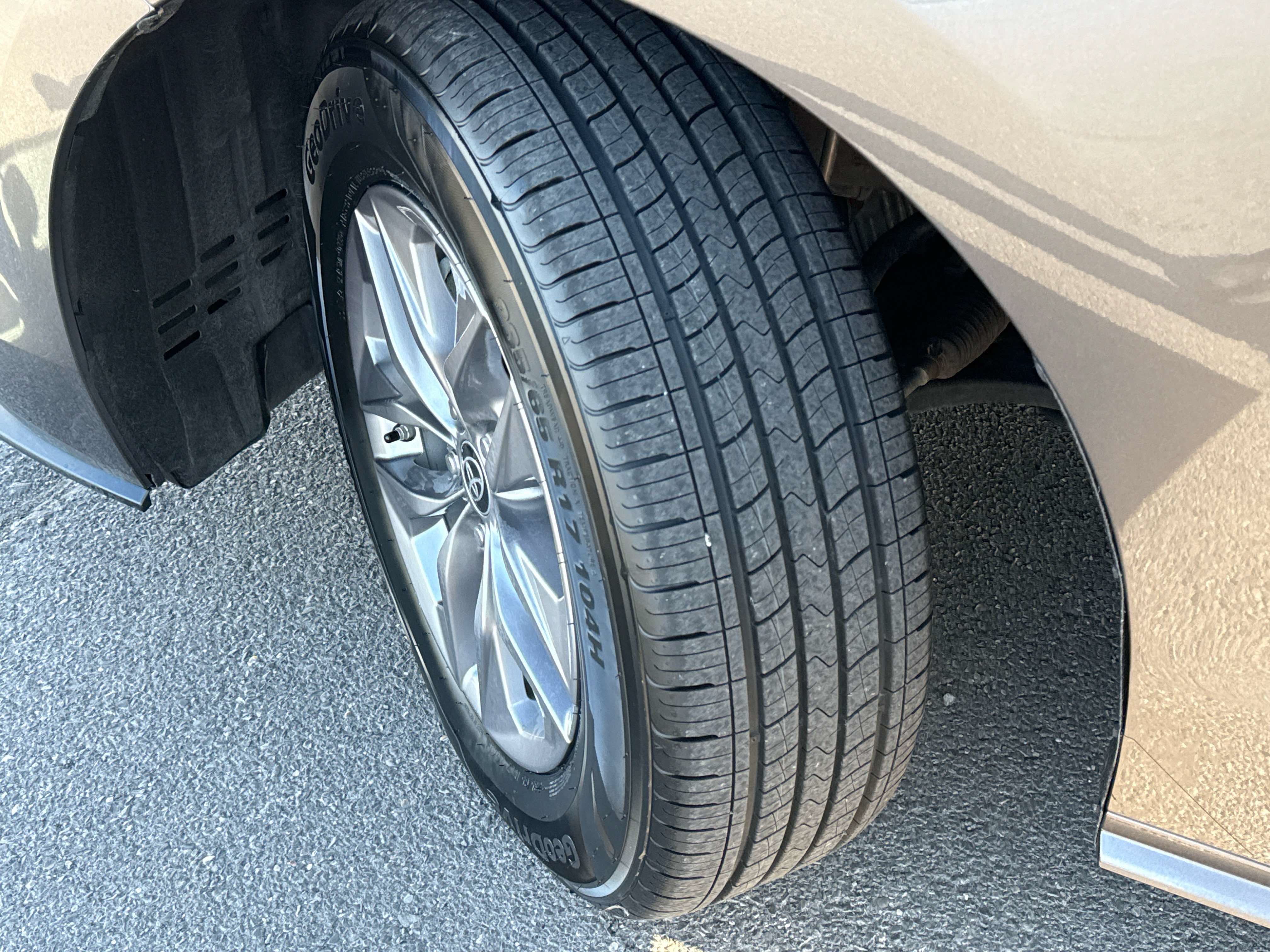 2024 Toyota Sienna LE