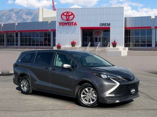 2024 Toyota Sienna LE