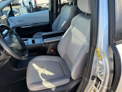 2025 Toyota Sienna LE