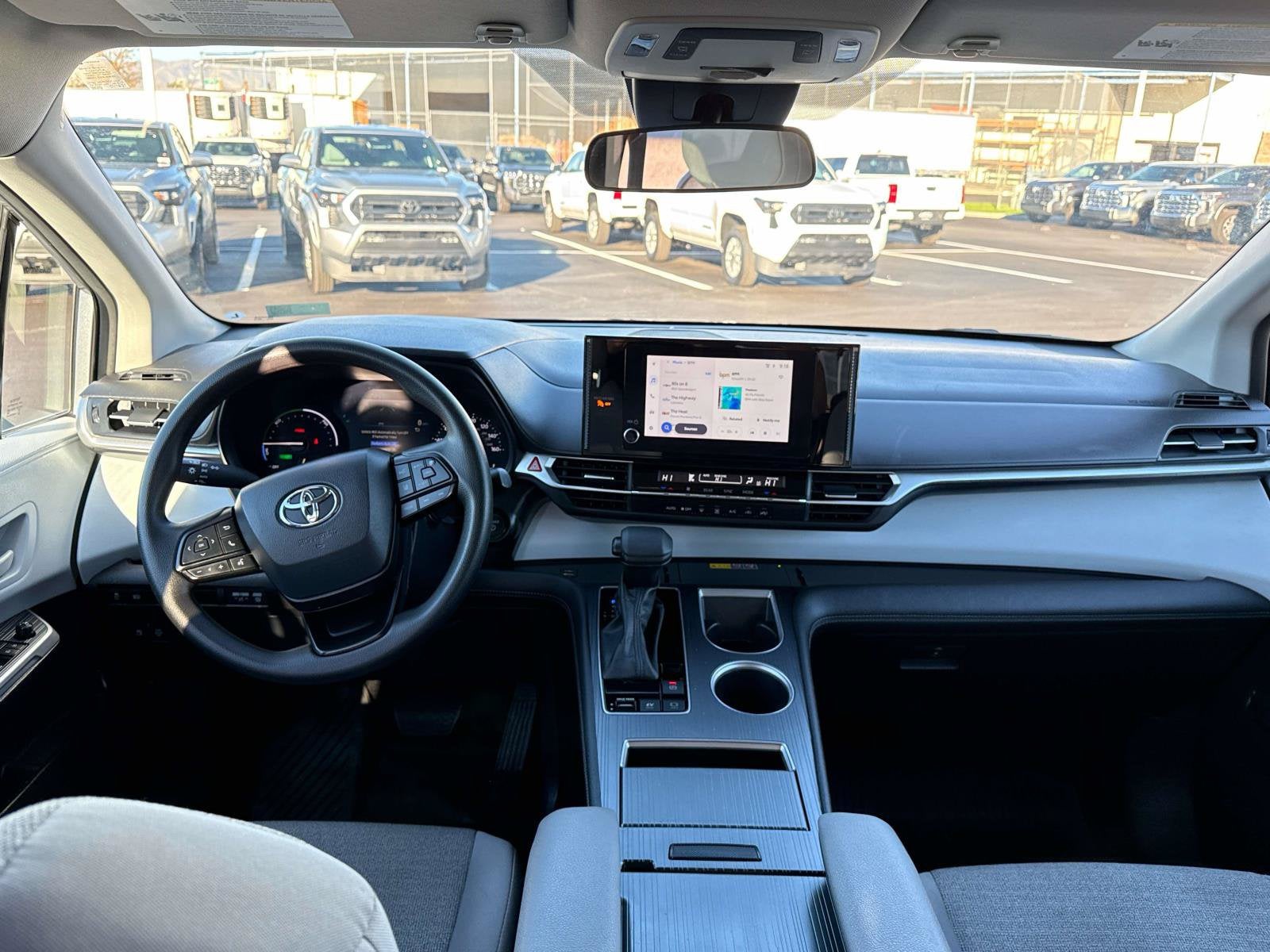 2025 Toyota Sienna LE