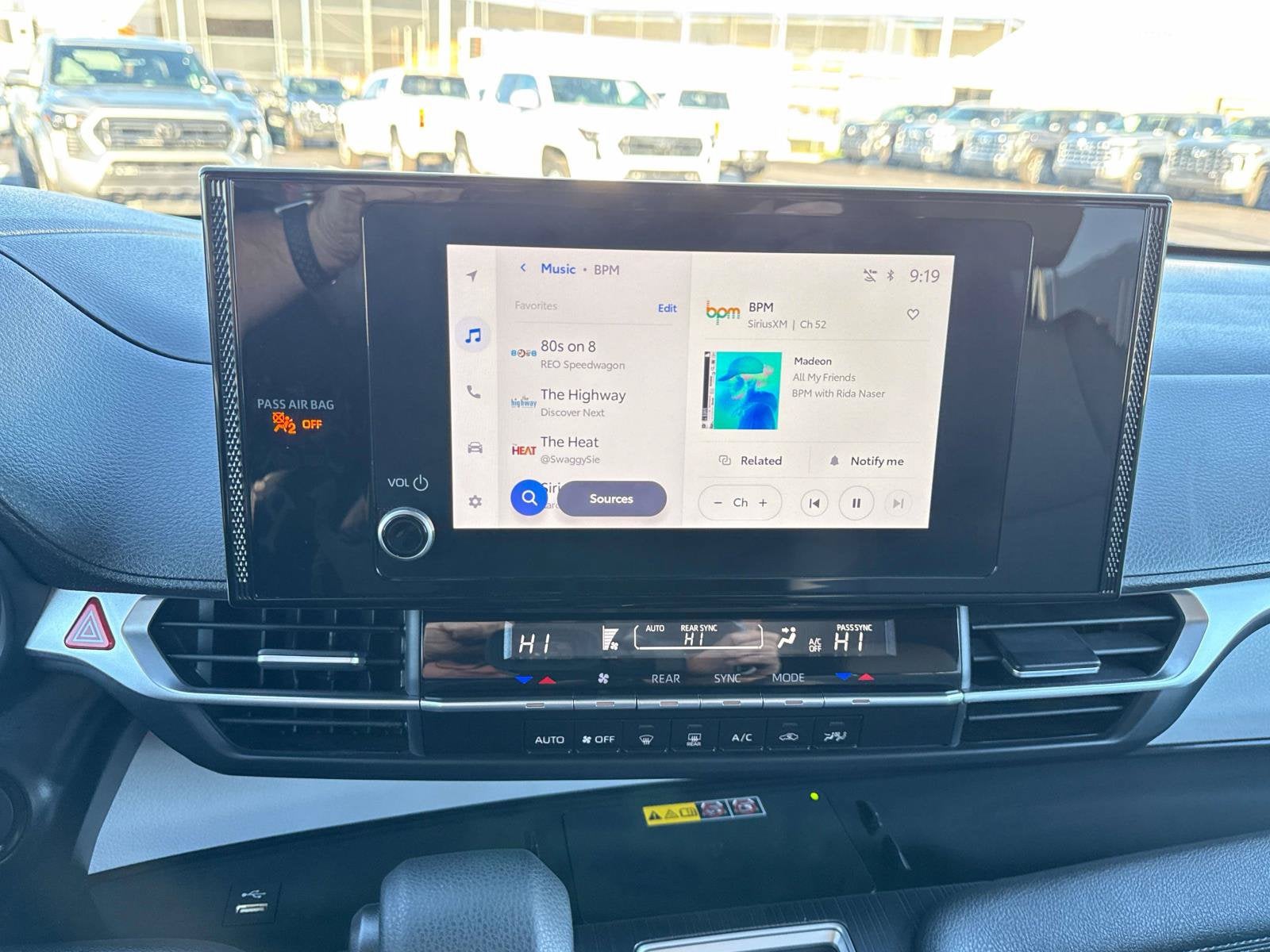 2025 Toyota Sienna LE