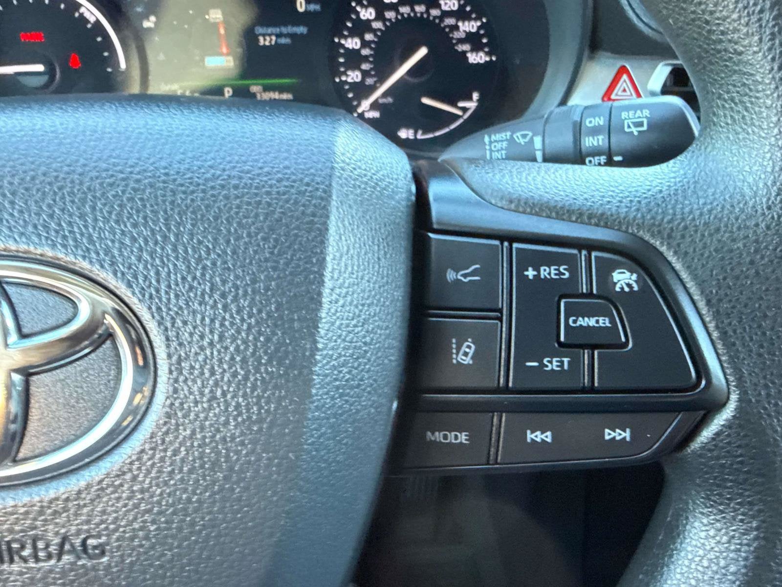 2025 Toyota Sienna LE