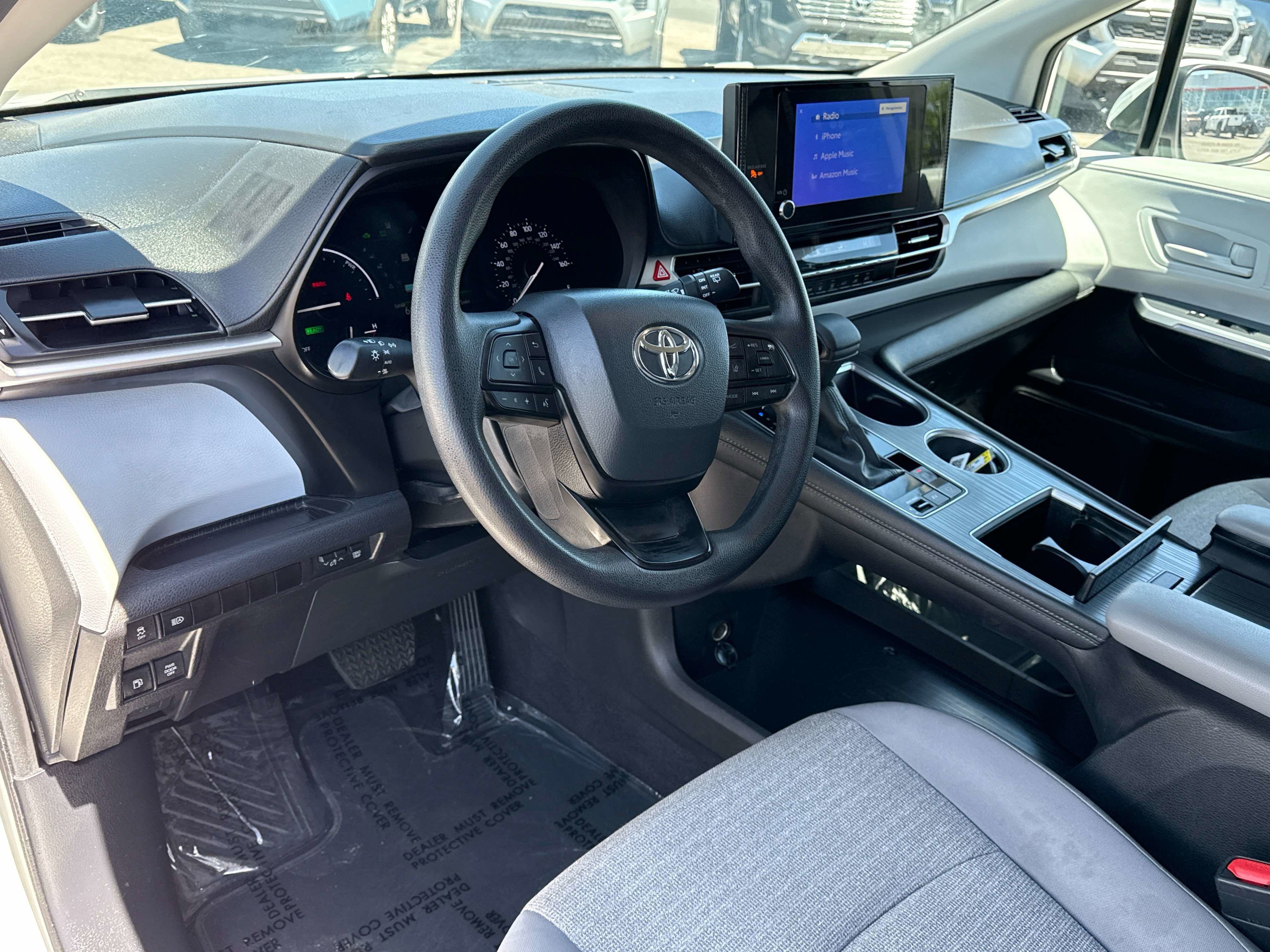2025 Toyota SIENNA LE LE