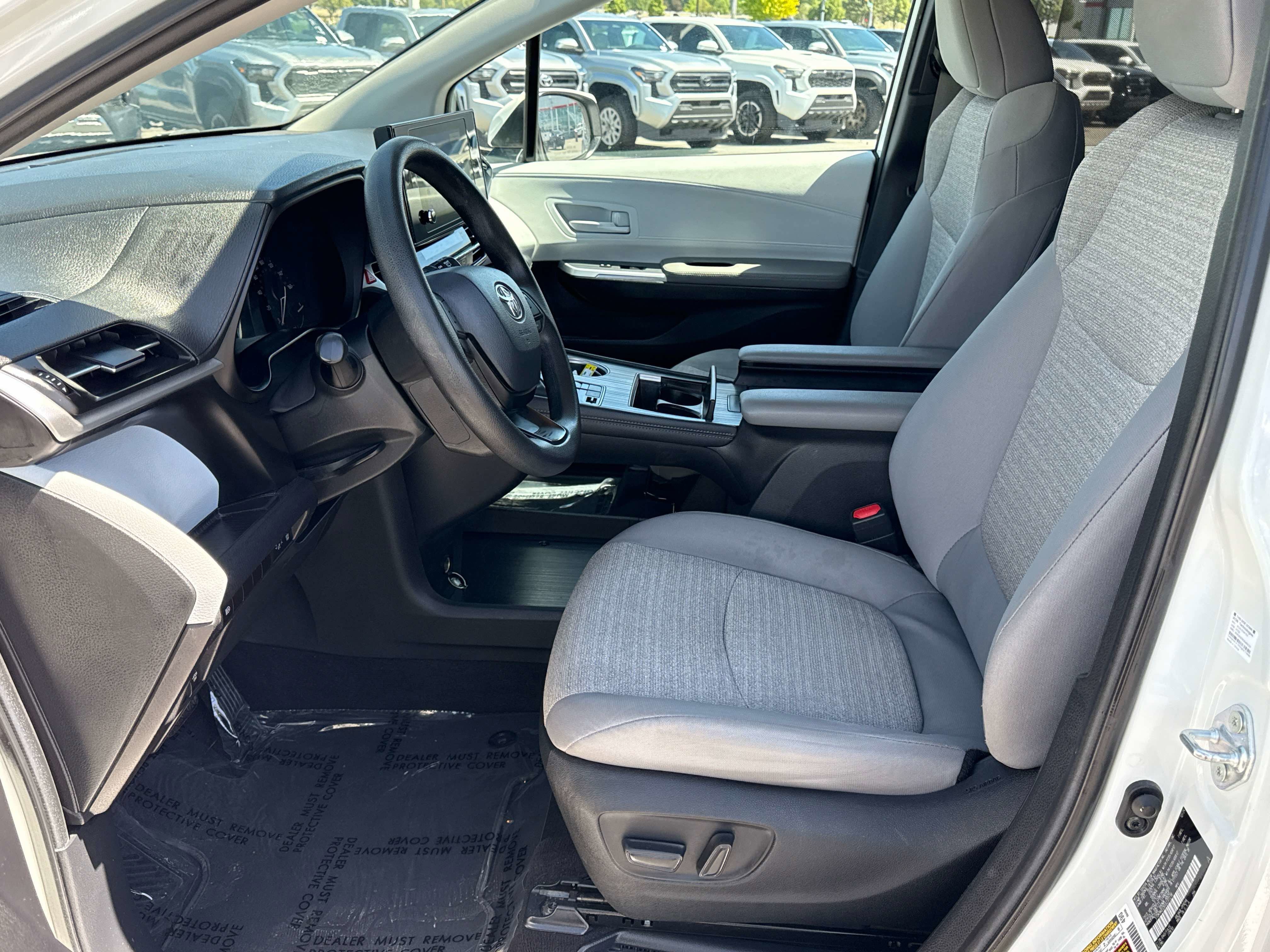 2025 Toyota SIENNA LE LE