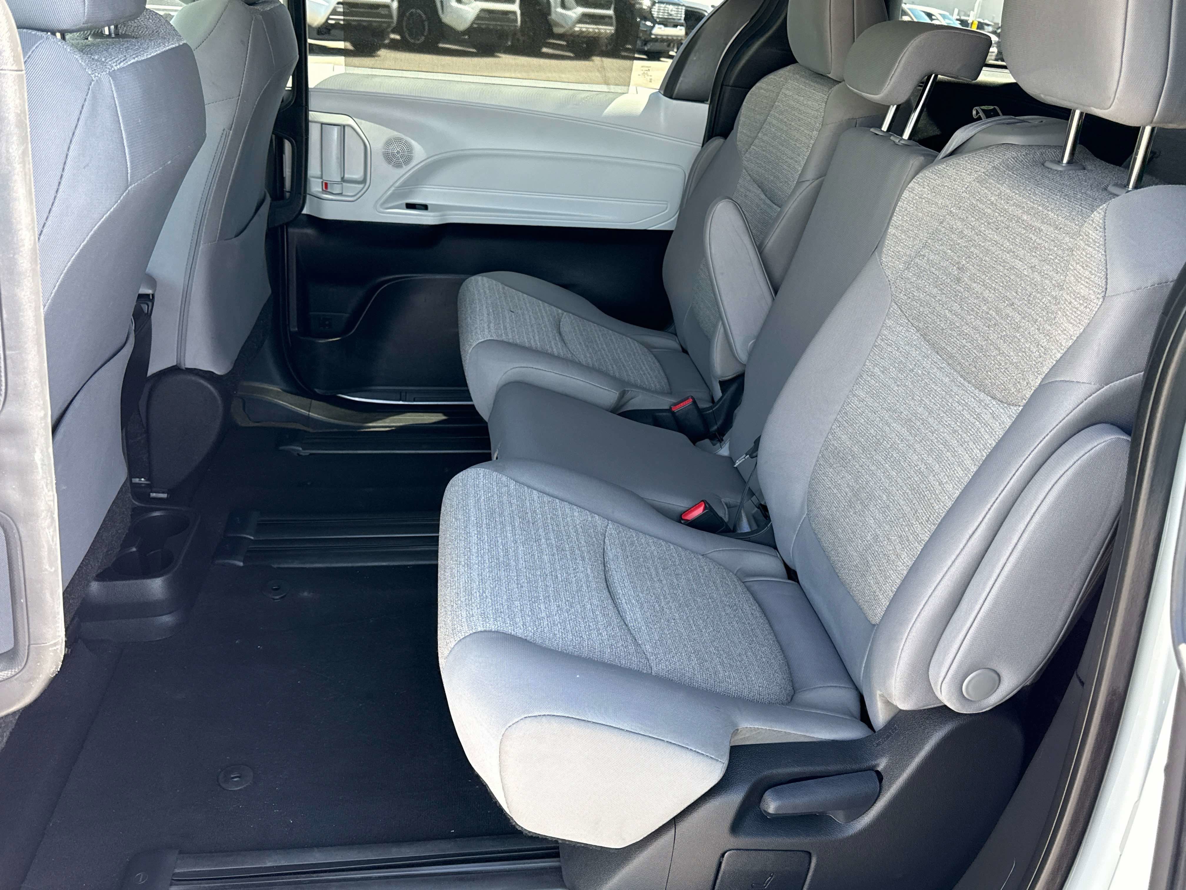 2025 Toyota SIENNA LE LE