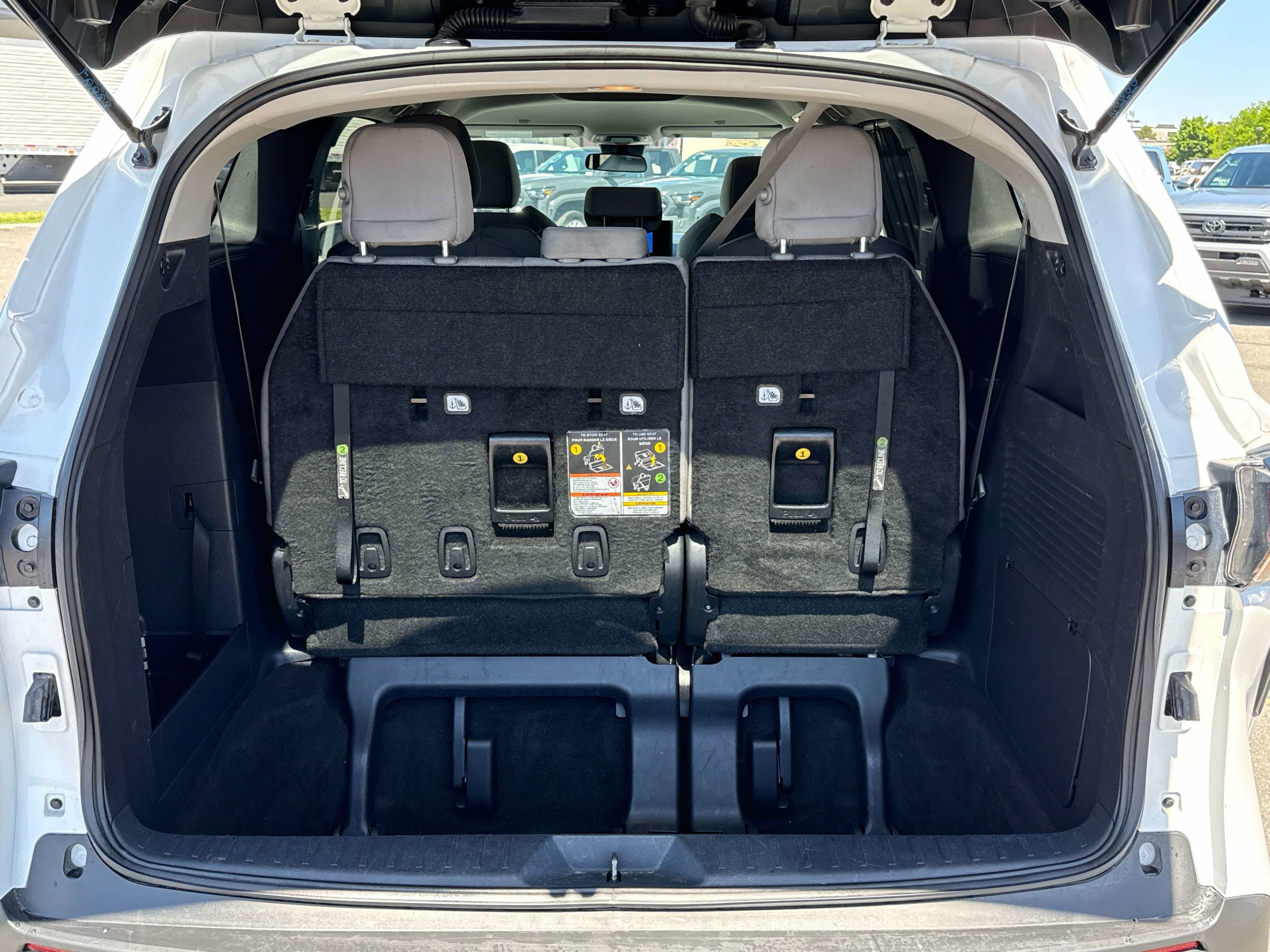 2025 Toyota SIENNA LE LE