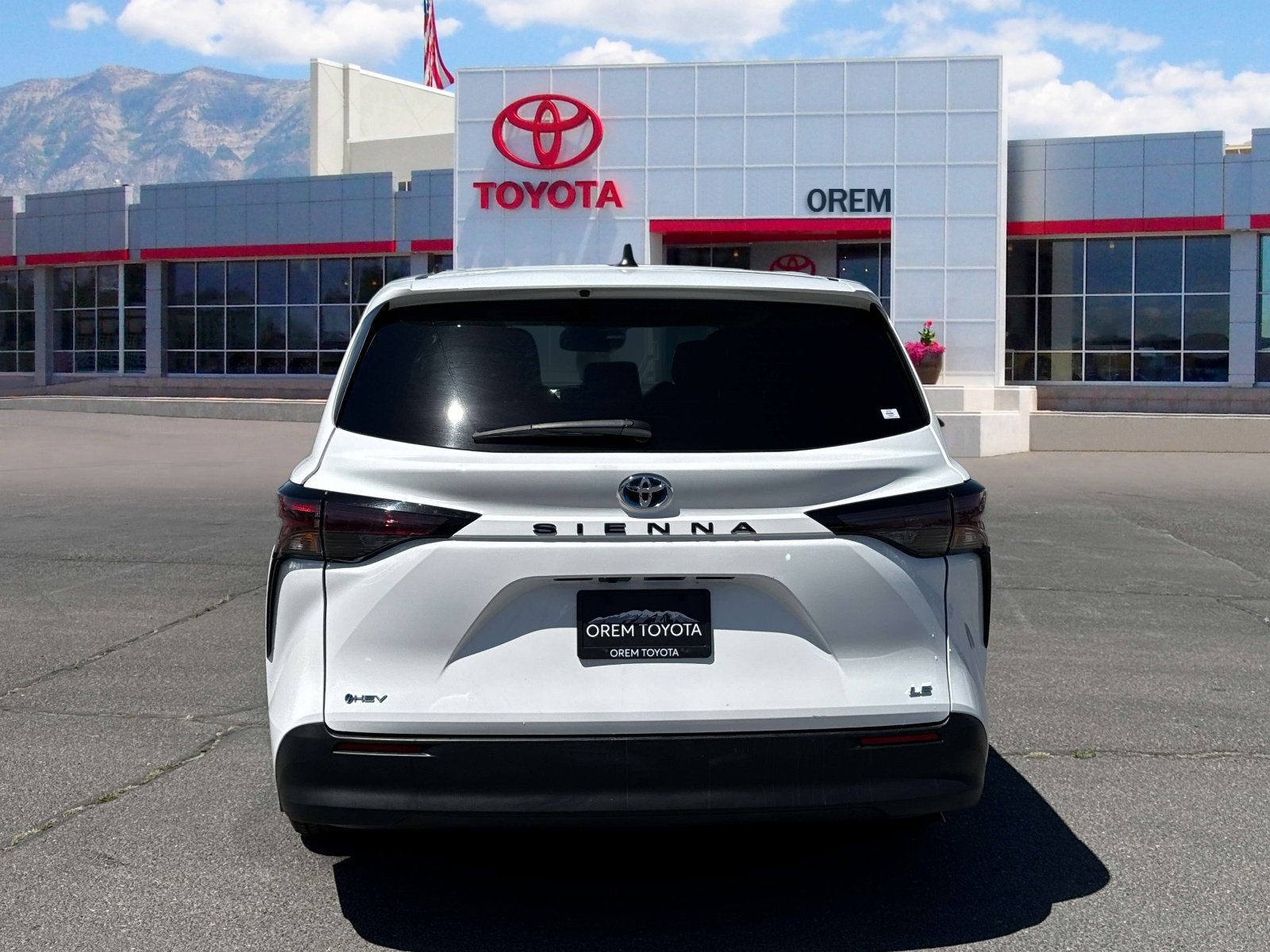 2025 Toyota SIENNA LE LE