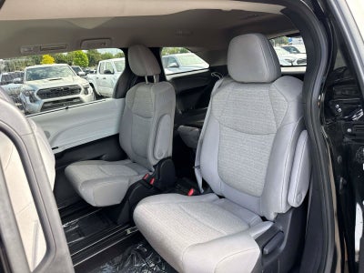 2025 Toyota Sienna LE
