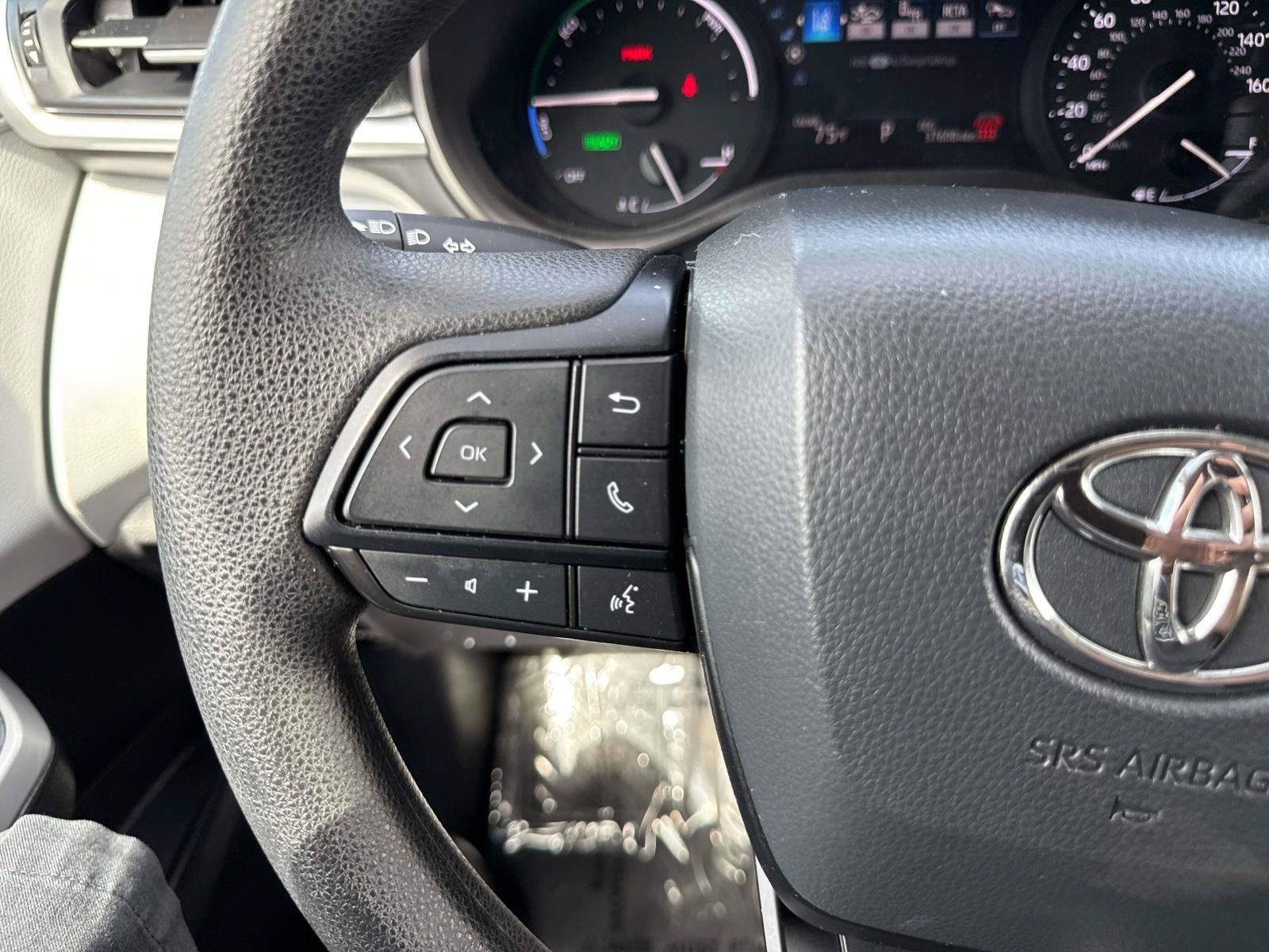 2025 Toyota Sienna LE
