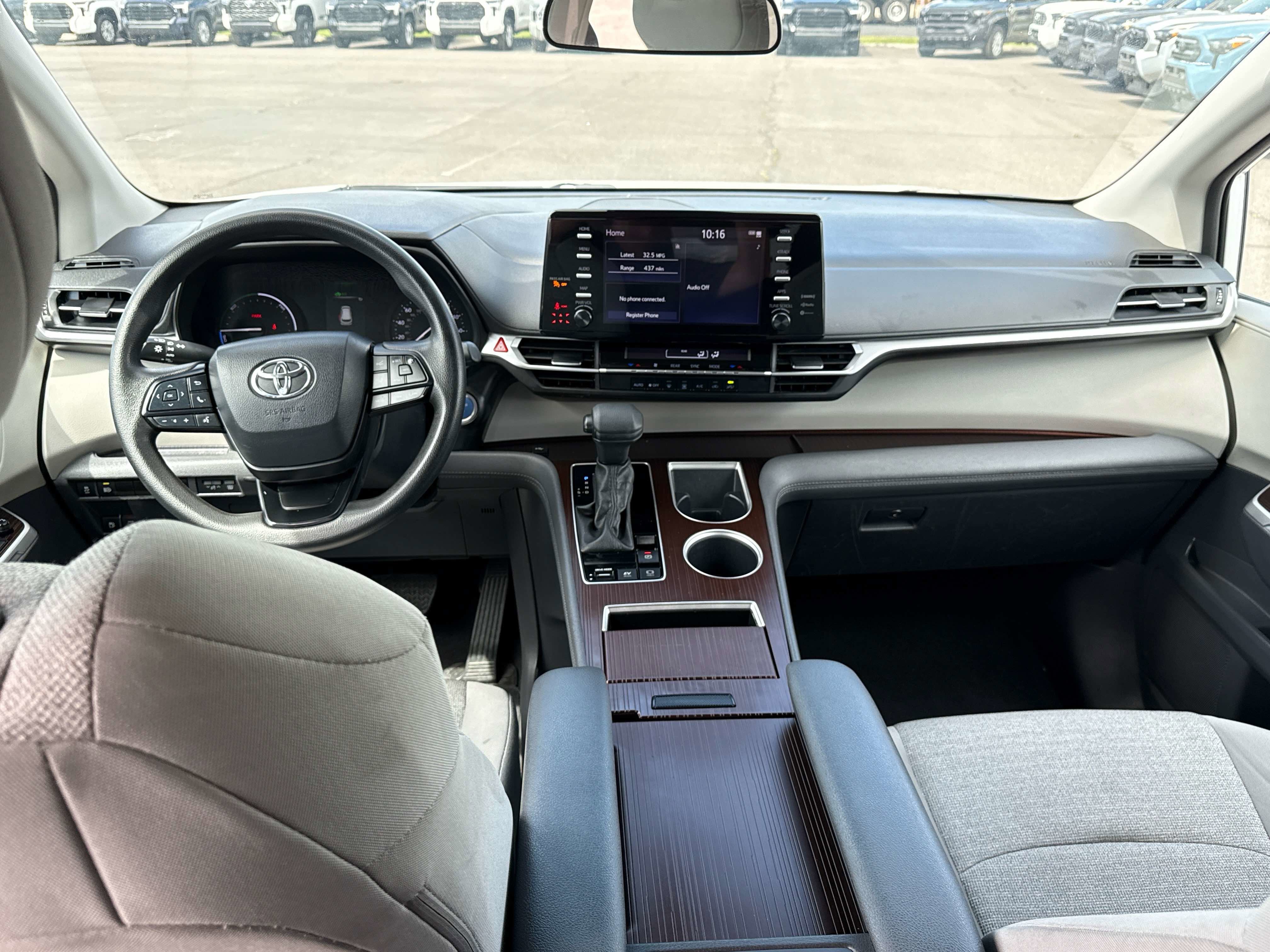 2024 Toyota SIENNA LE AWD LE