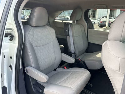 2024 Toyota SIENNA LE AWD LE