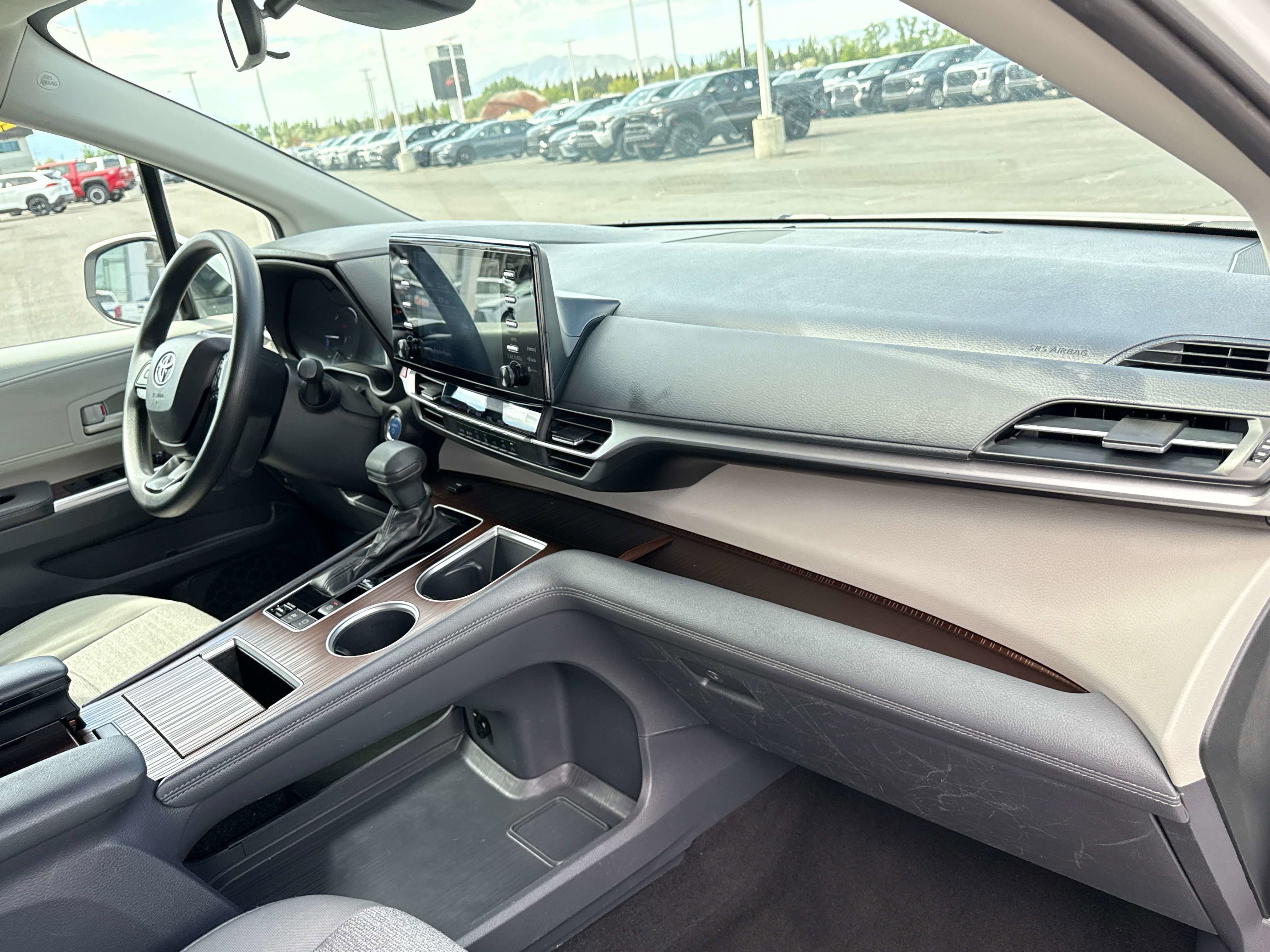 2024 Toyota SIENNA LE AWD LE
