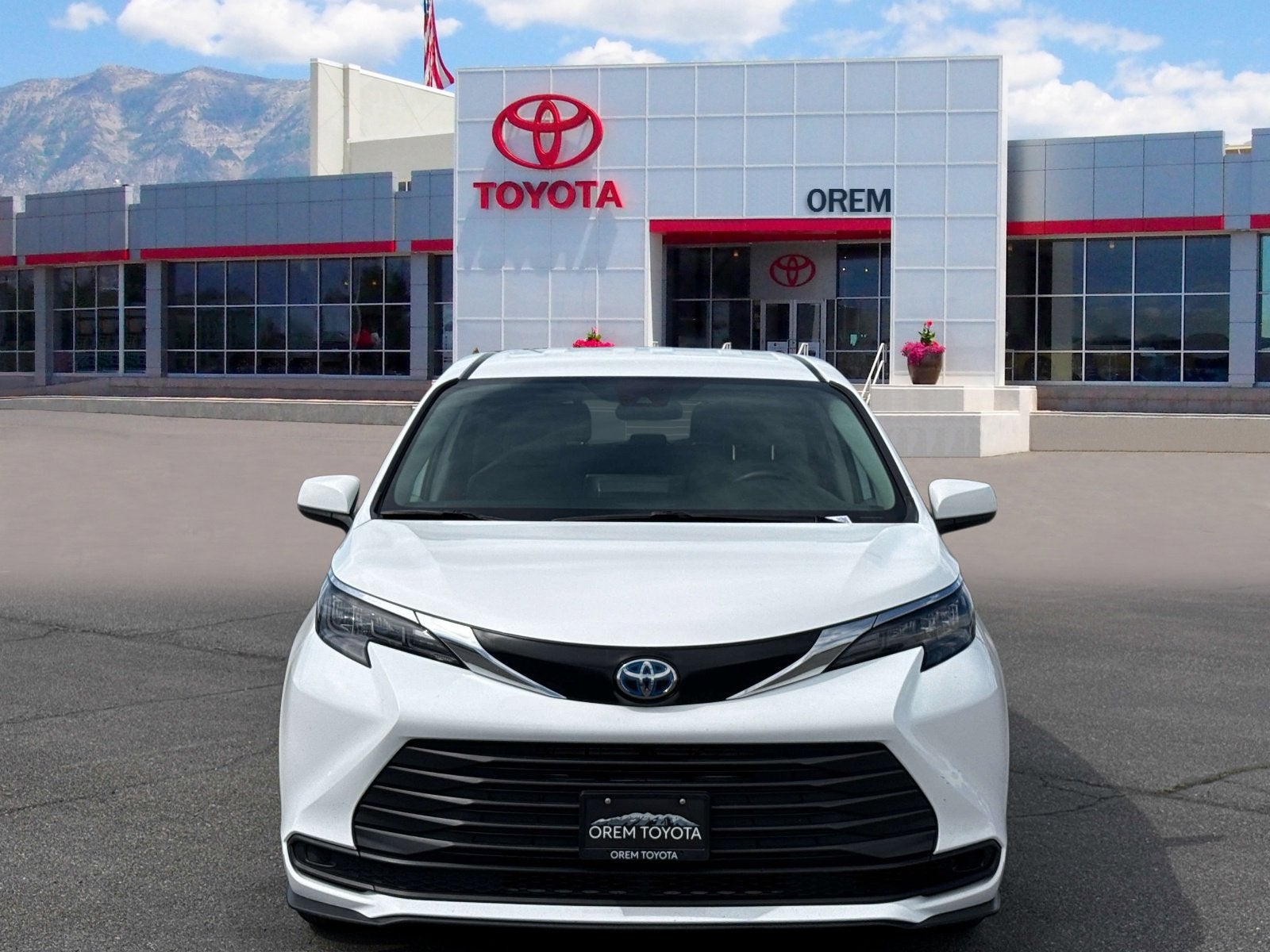 2024 Toyota SIENNA LE AWD LE