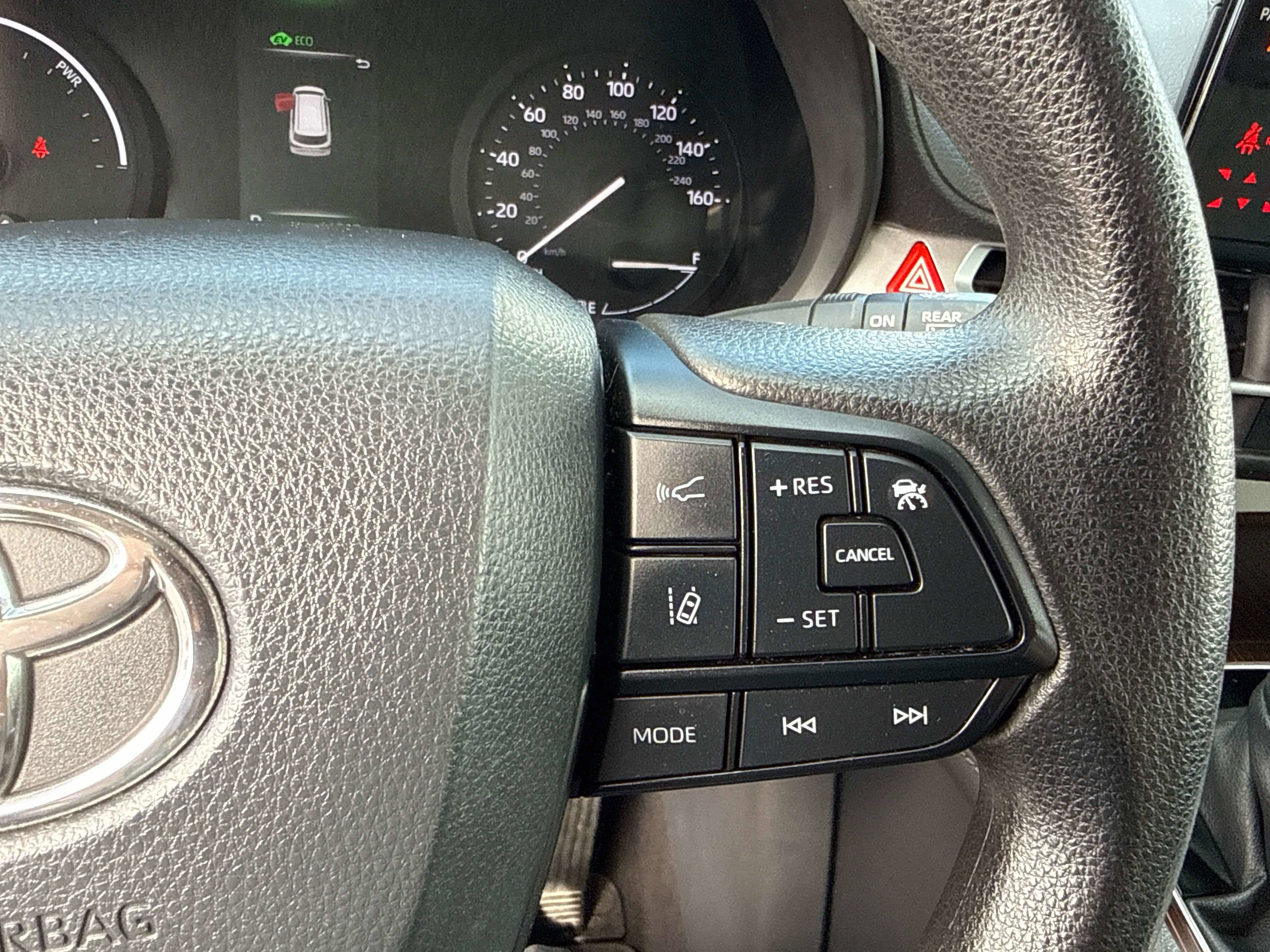2024 Toyota SIENNA LE AWD LE