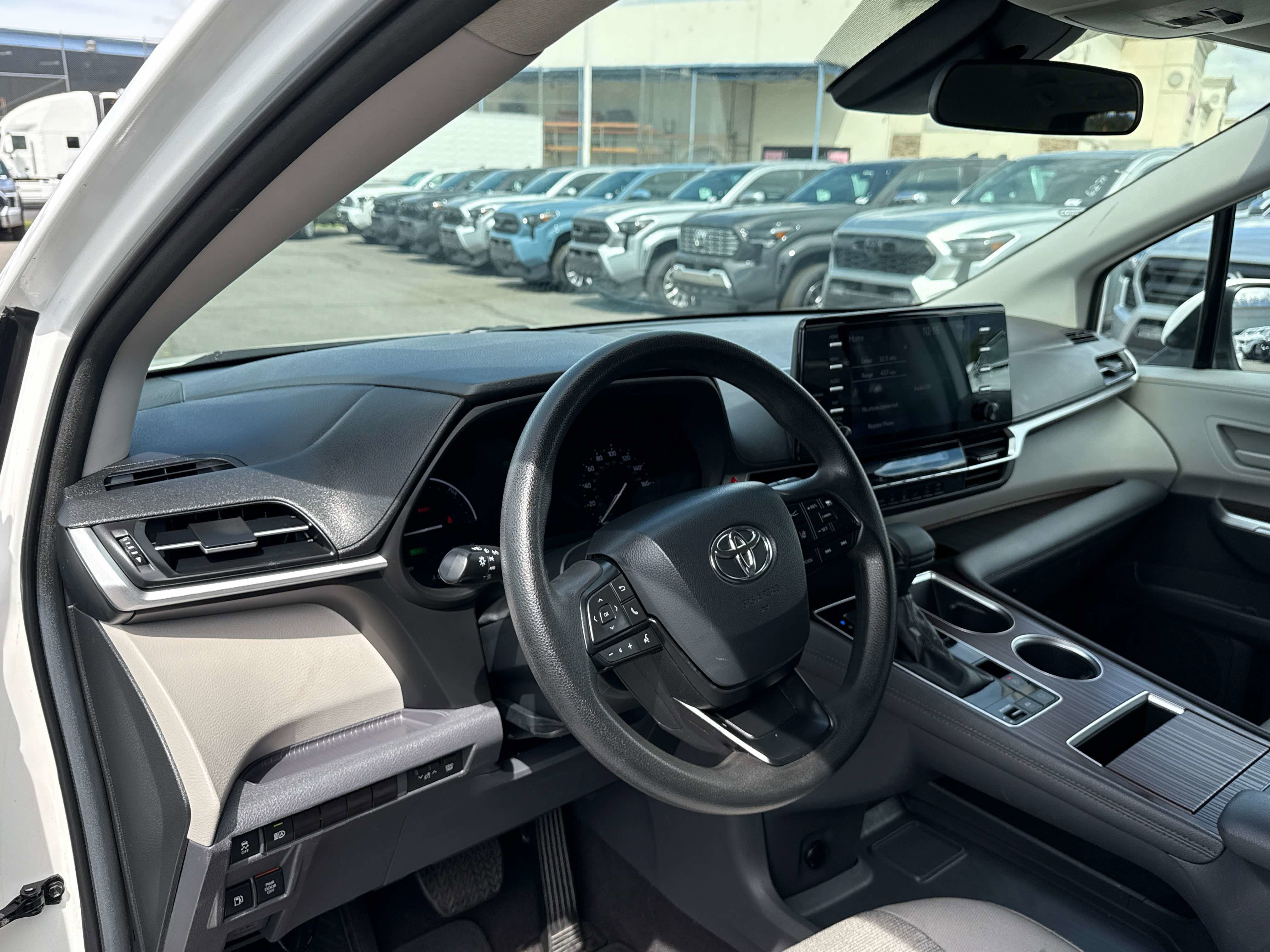 2024 Toyota SIENNA LE AWD LE