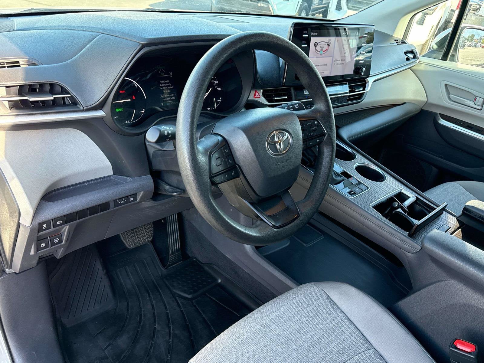 2024 Toyota Sienna LE