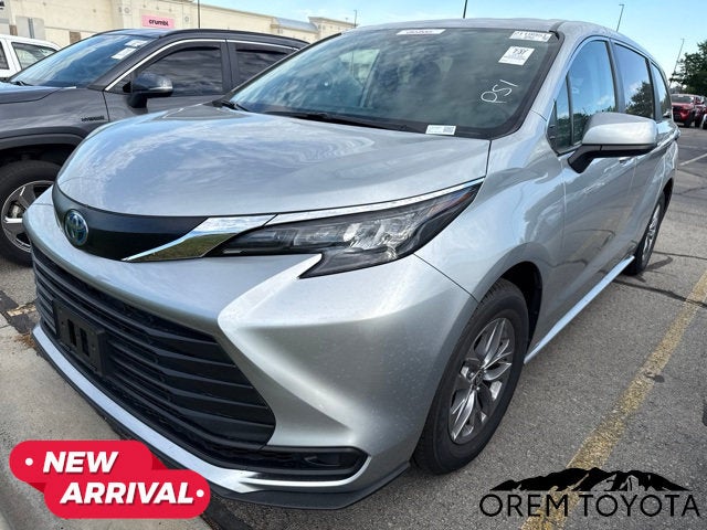 2024 Toyota Sienna LE