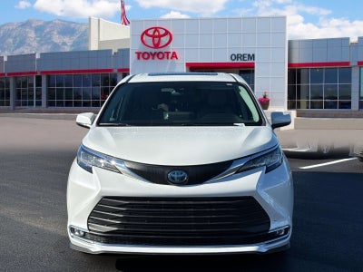 2023 Toyota Sienna XLE