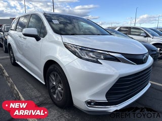 2023 Toyota Sienna XLE