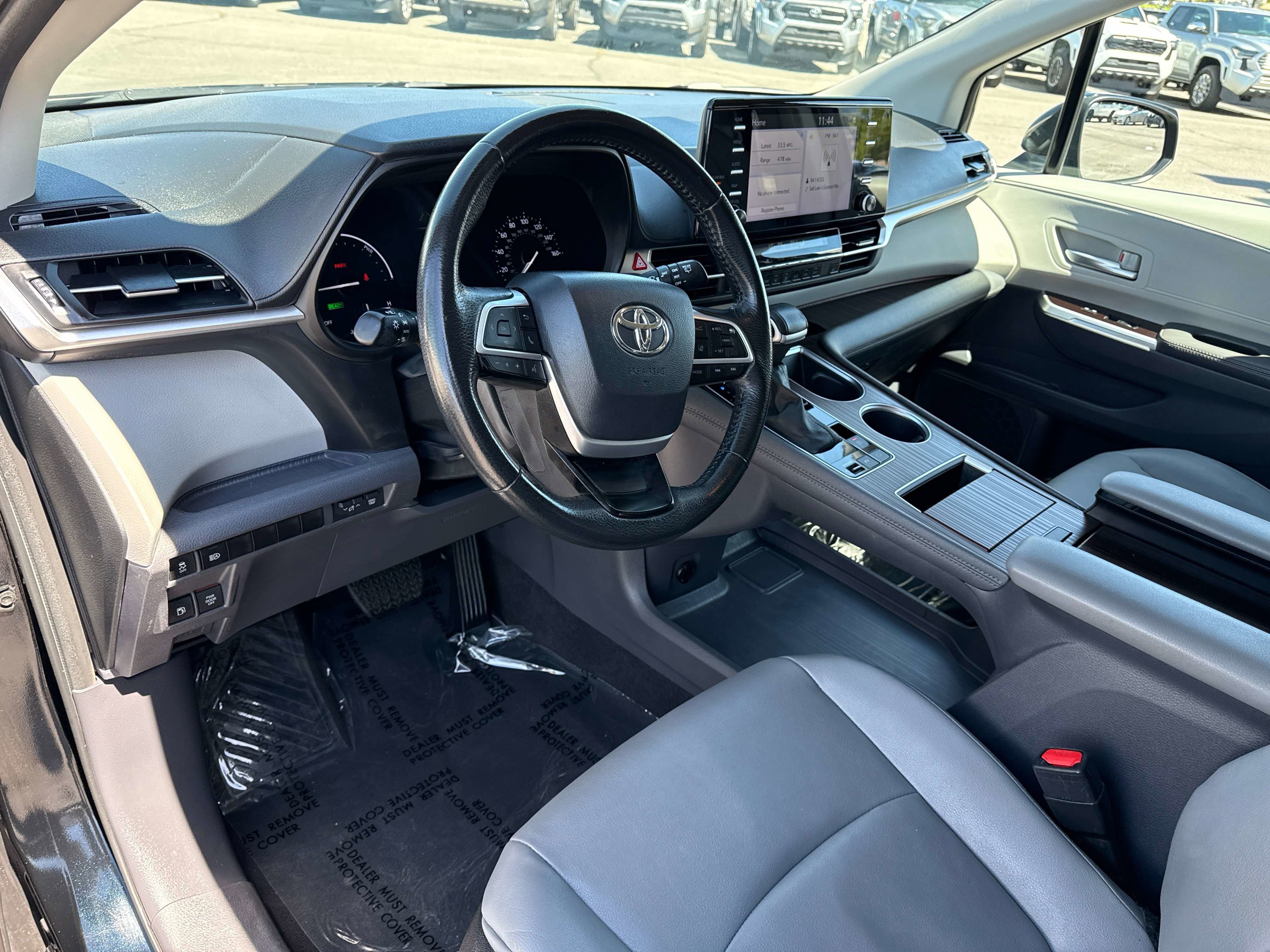 2024 Toyota SIENNA XLE XLE